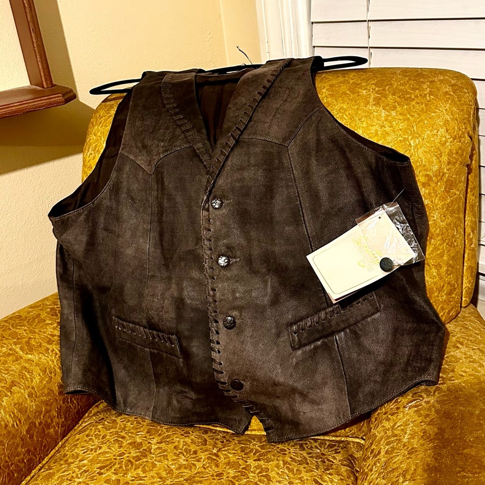 New Leather Skully vest with tags-XL